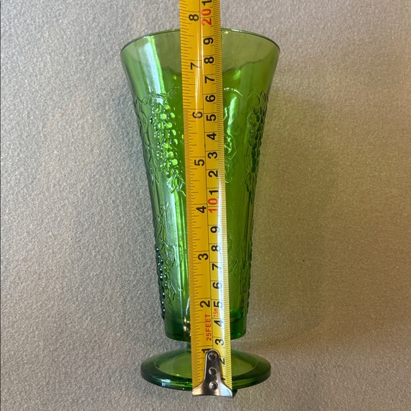 Vintage 1970's Indiana Glass HARVEST GRAPE Green Footed Trumpet Vase - Picture 4 of 6